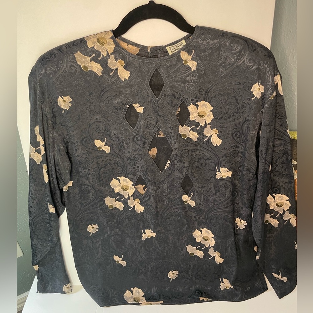 Vintage Luciano Soprani Women’s 100% silk Top in size EU40 or US8 Medium